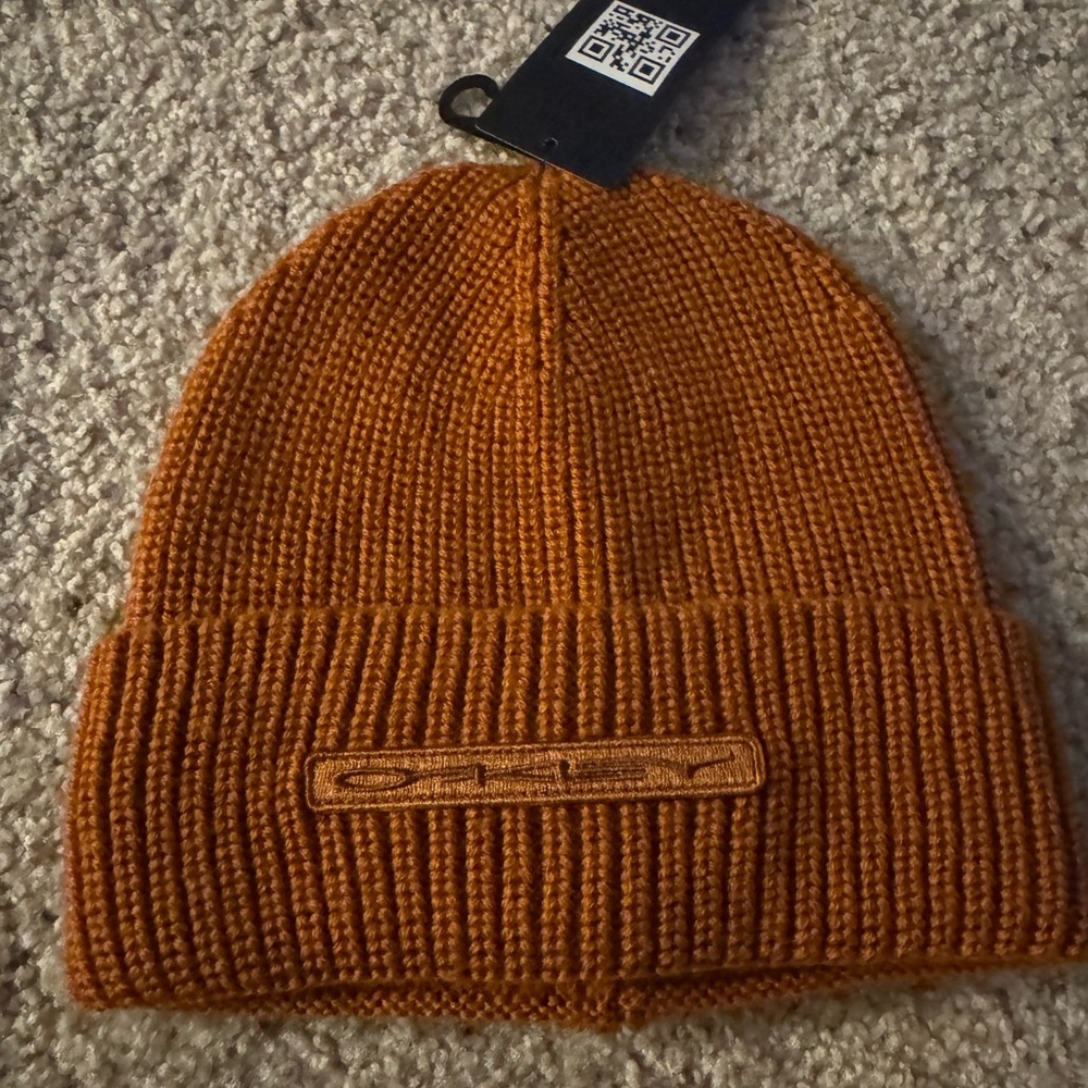 NWT SoHo Oakley color ginger Knit Beanie Unisex Size U